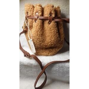 Pretty Persuasions Crossover Bag 9 In 40 In Adjustable Strap